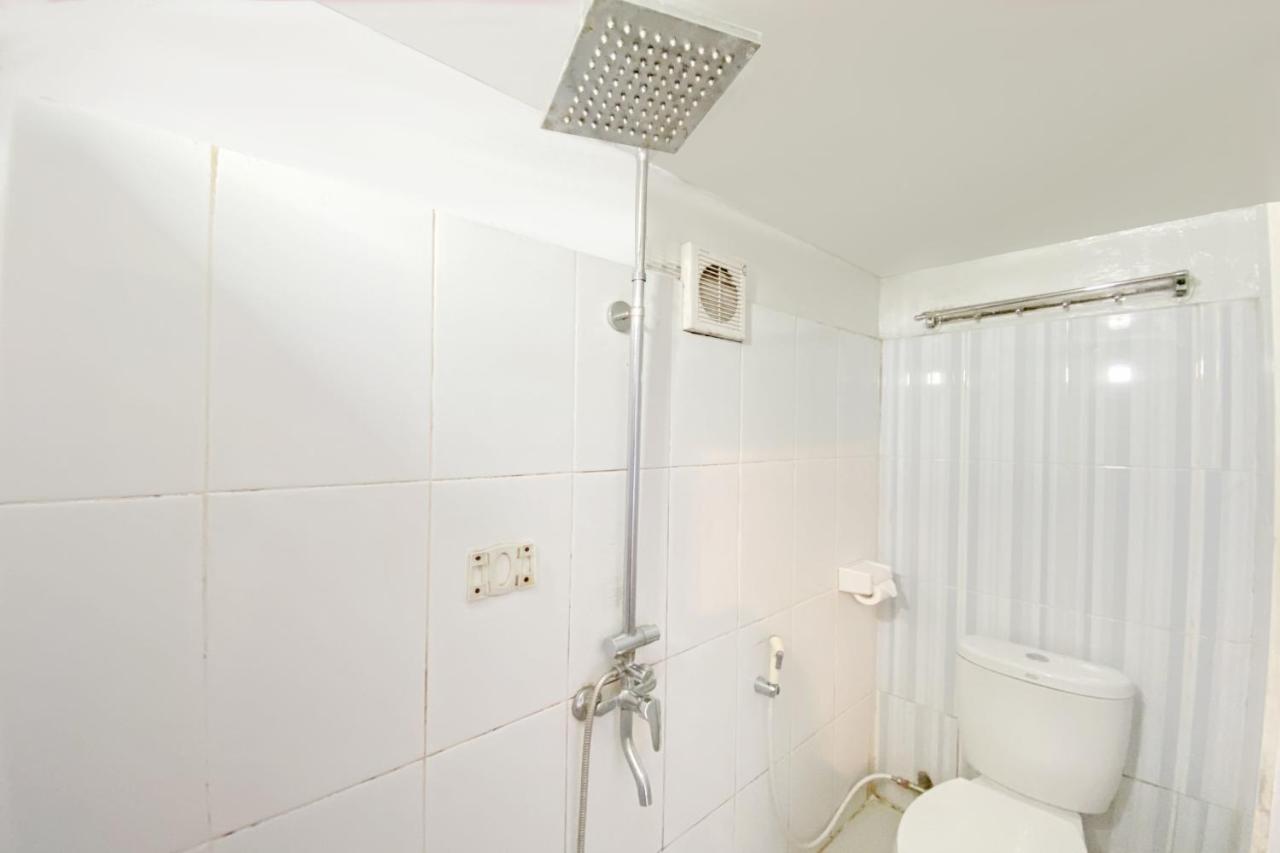 Hotel Ananda Syariah Redpartner ブキティンギ エクステリア 写真